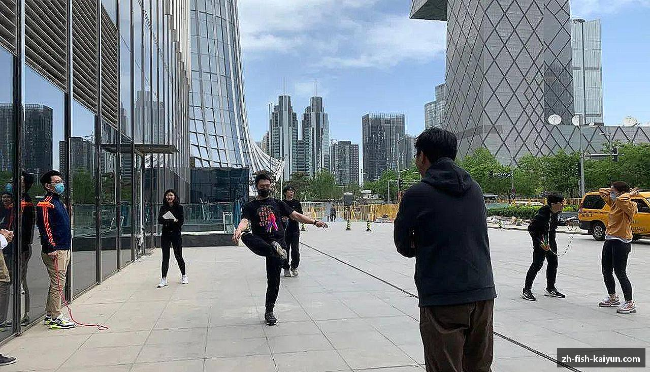 团结拼搏，驰骋竞技！